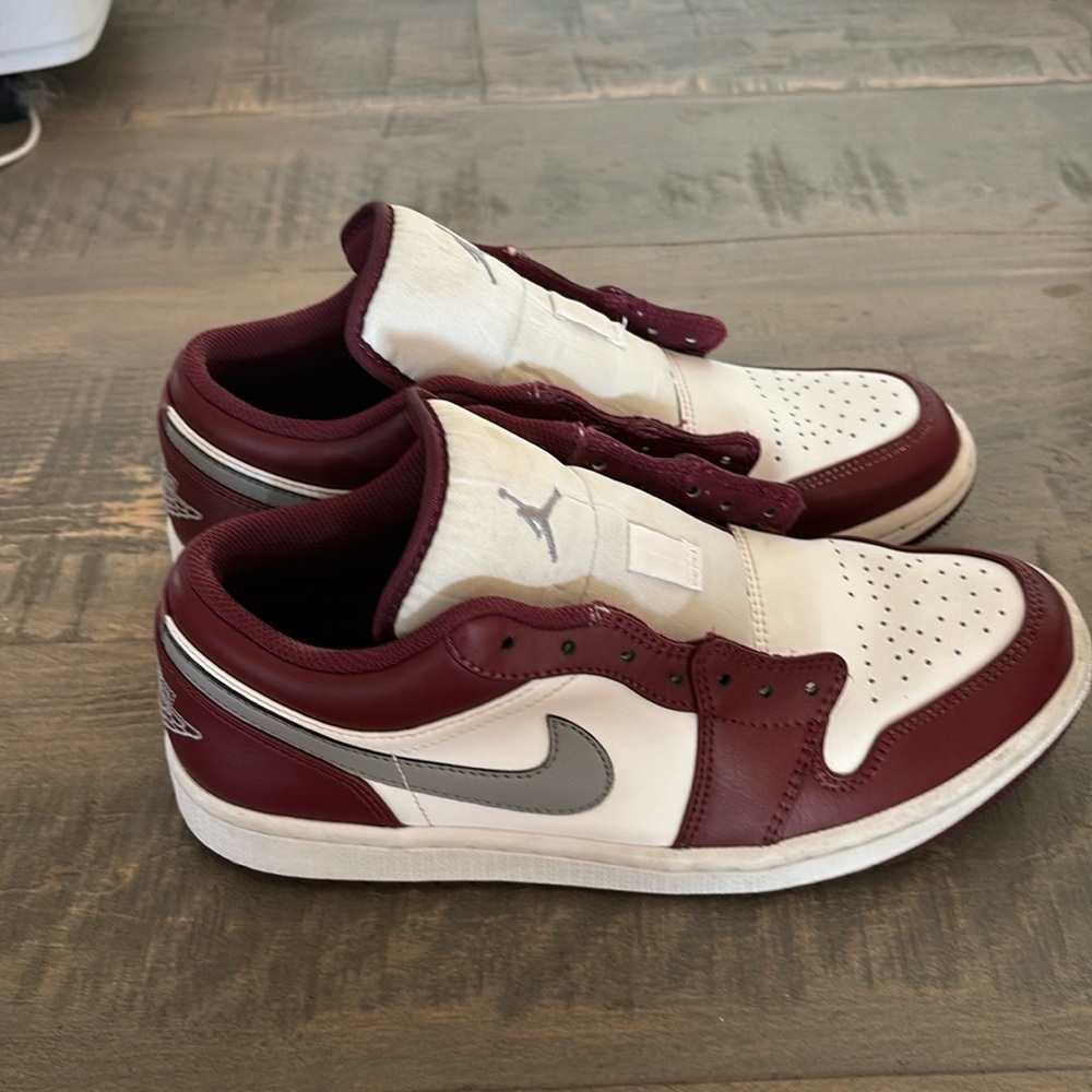 Air Jordan 1 low Bordeax size 8